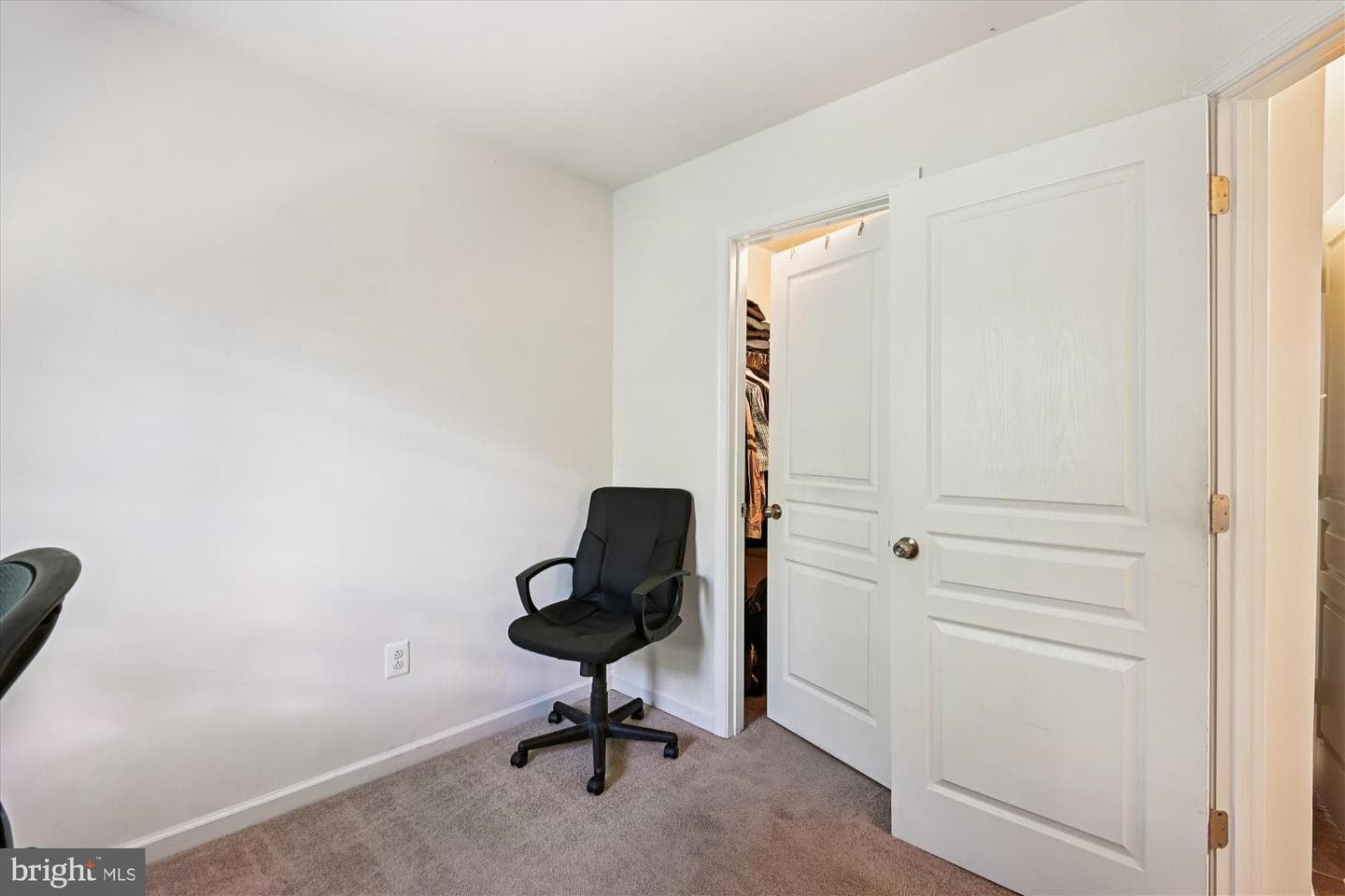 120 Kindred Way photo 21