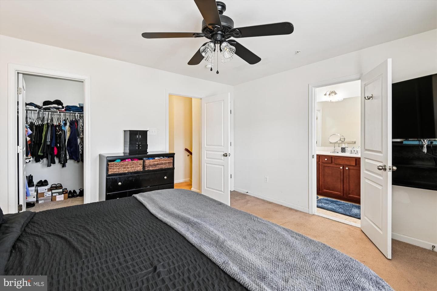 120 Kindred Way photo 24