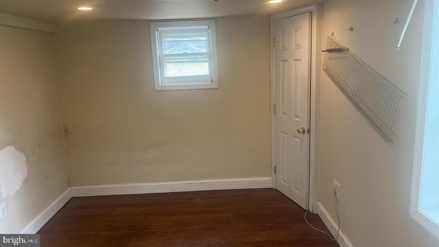 1704 Twickenham Road photo 17