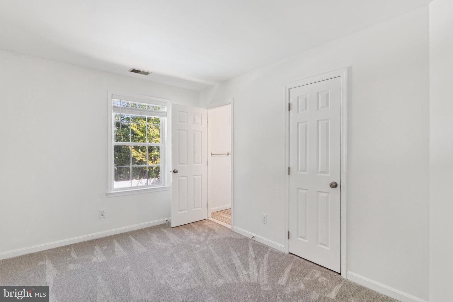 2802 Sagamore Court photo 31