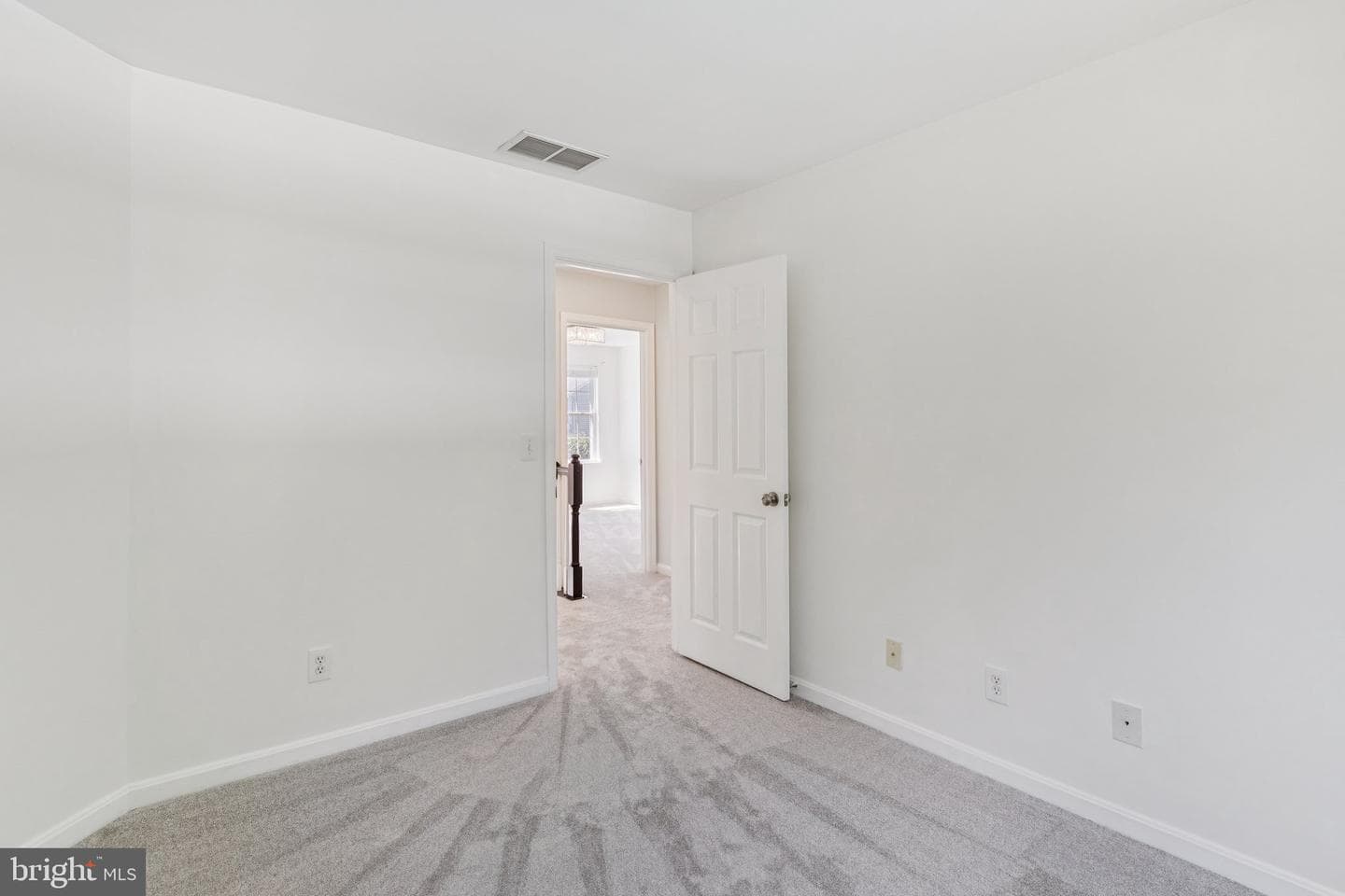 2802 Sagamore Court photo 32