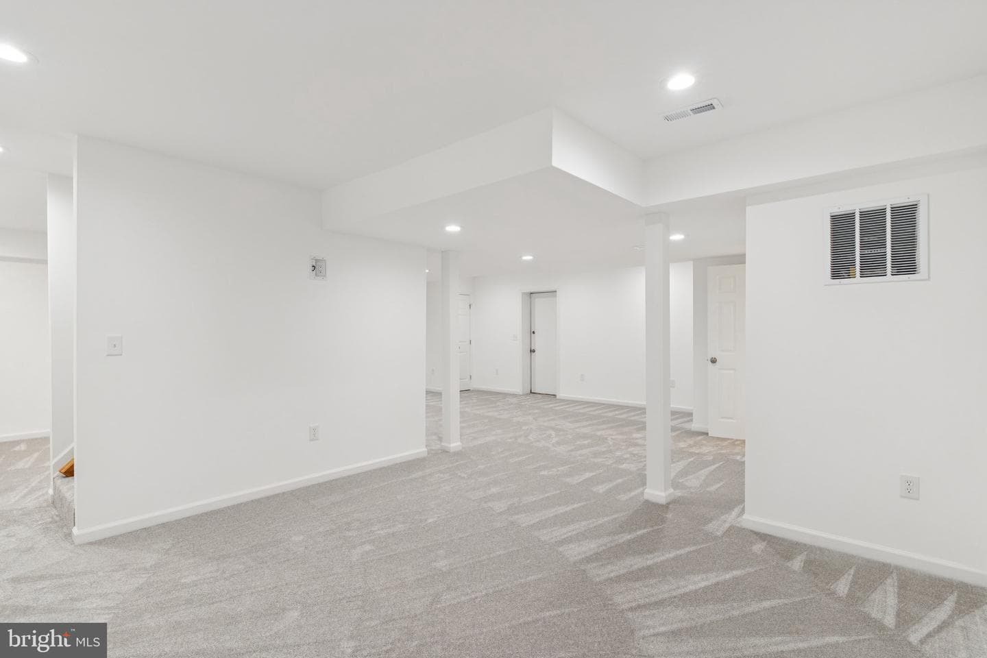 2802 Sagamore Court photo 39