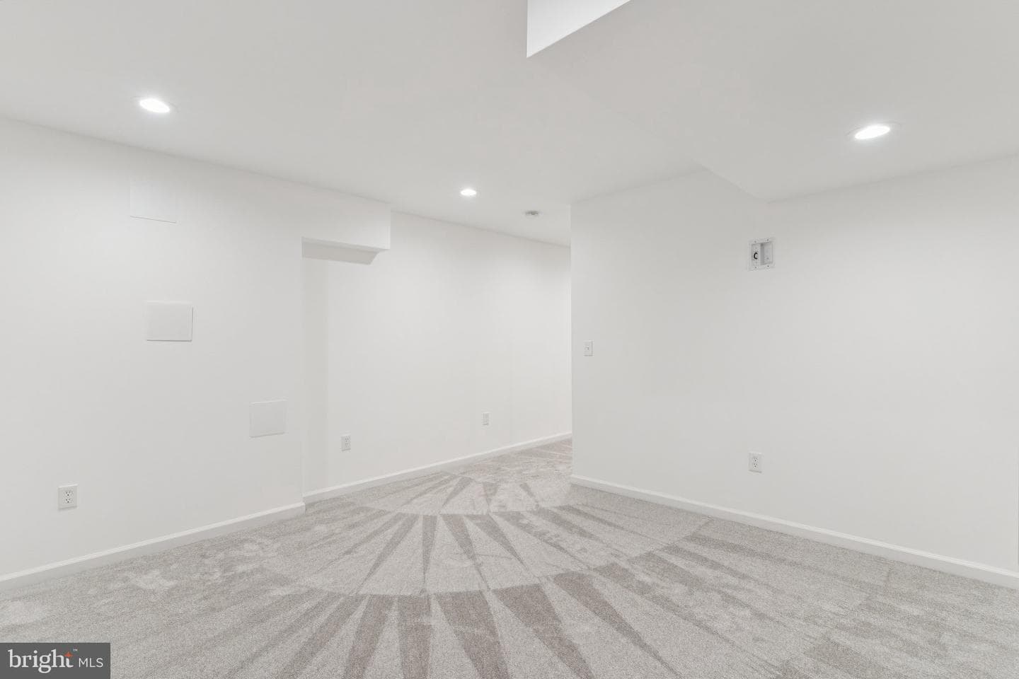 2802 Sagamore Court photo 40