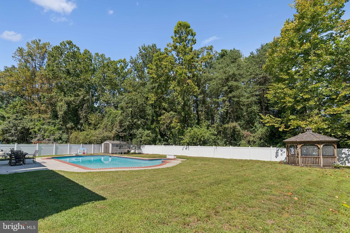 2802 Sagamore Court photo 46