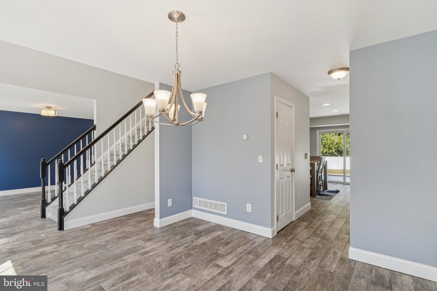 2802 Sagamore Court photo 6