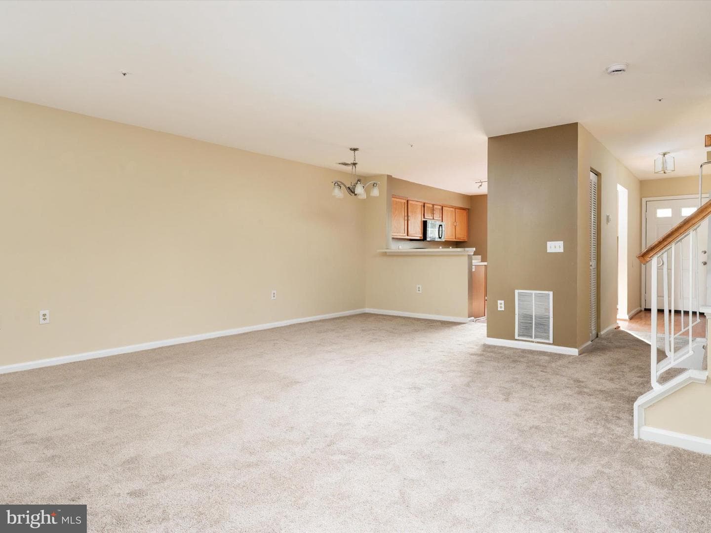 2402 Wentworth Drive photo 10
