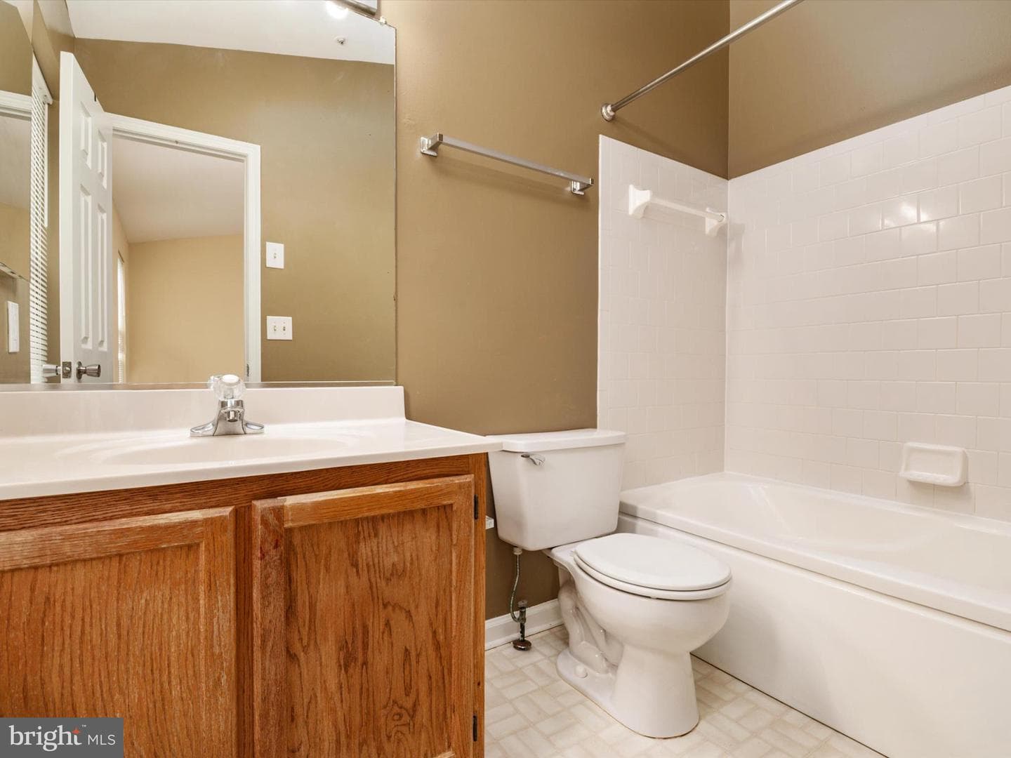 2402 Wentworth Drive photo 17