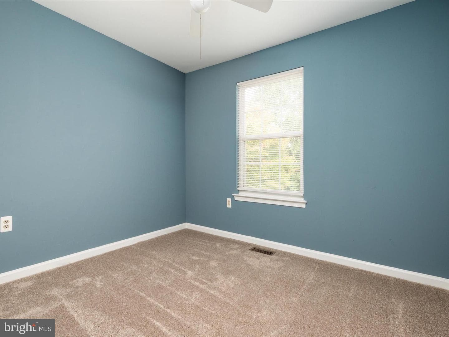 2402 Wentworth Drive photo 18