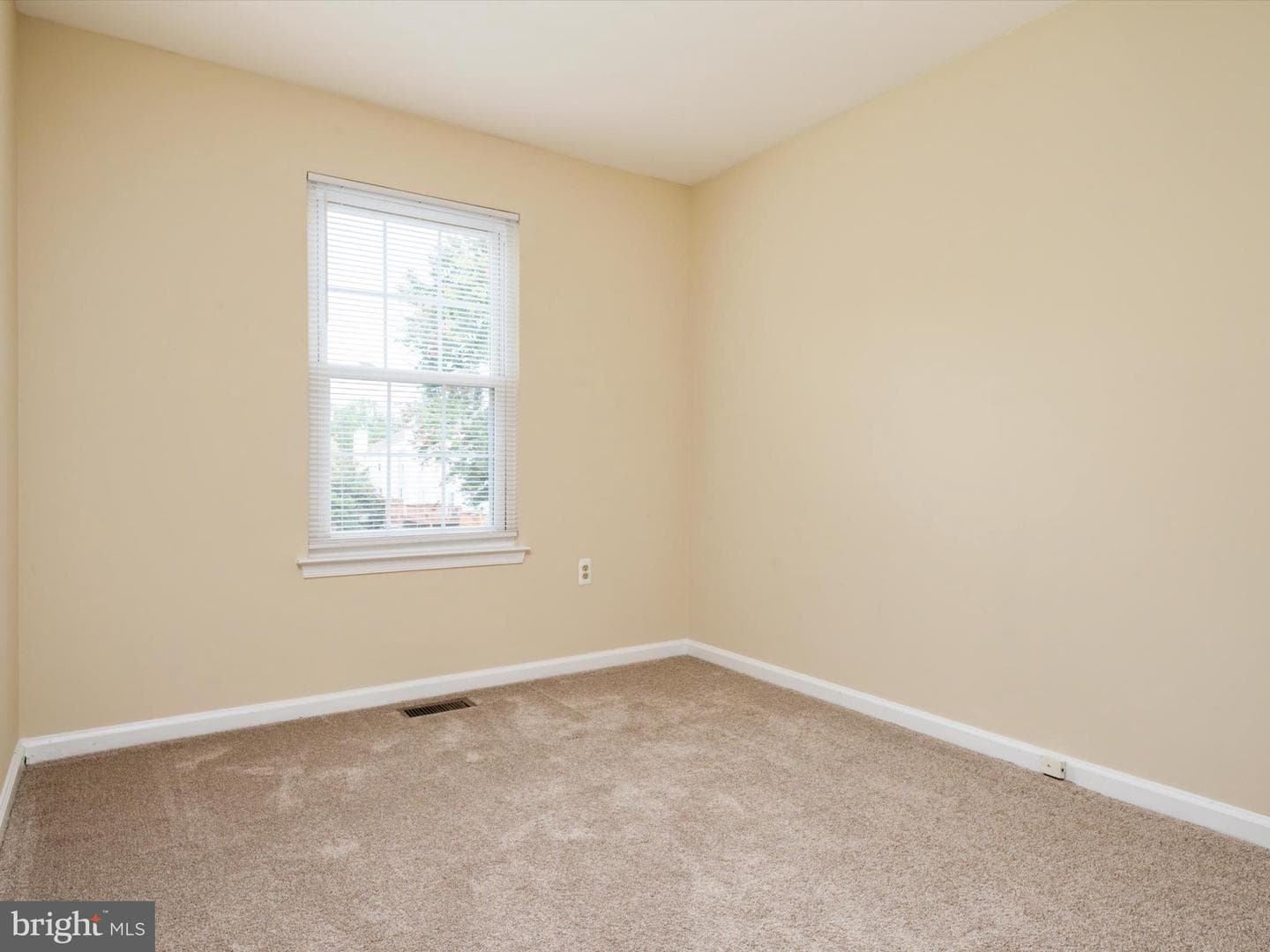 2402 Wentworth Drive photo 20