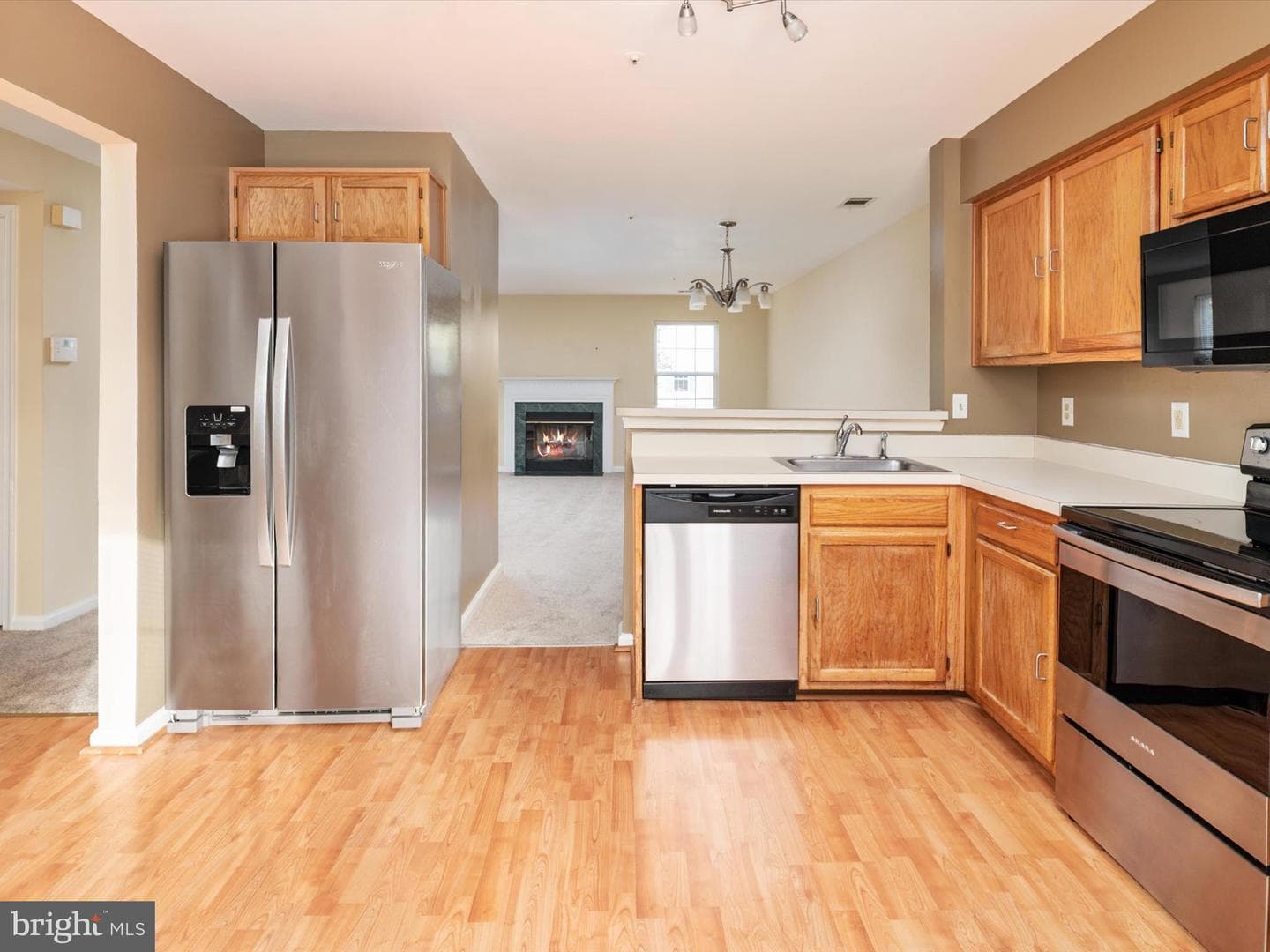 2402 Wentworth Drive photo 3