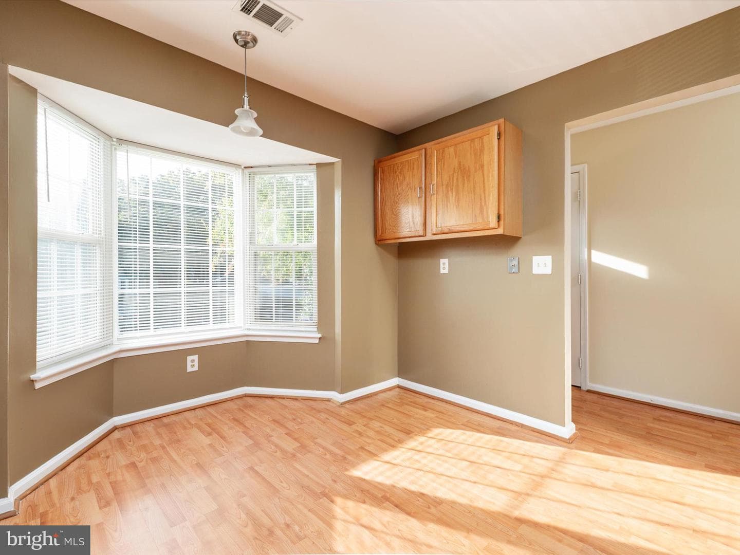 2402 Wentworth Drive photo 6