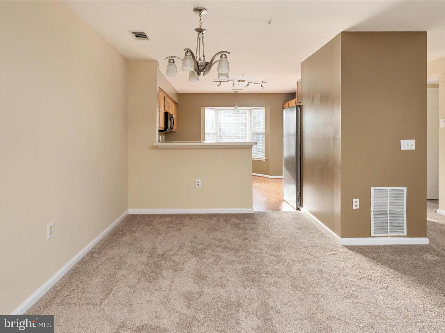 2402 Wentworth Drive photo 8
