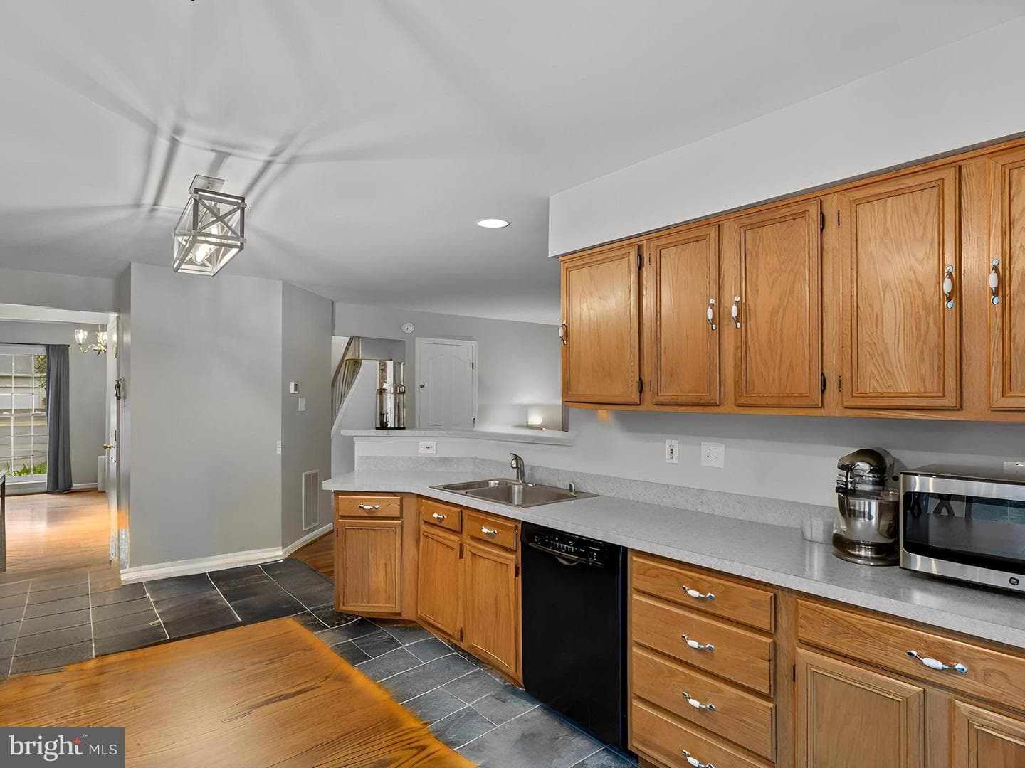 208 Branchard Court photo 2