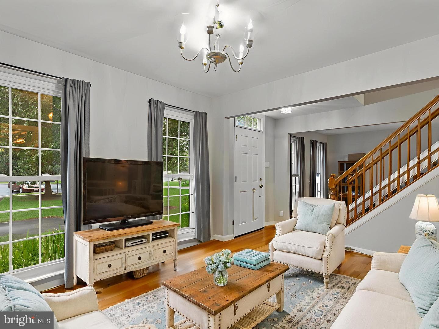 208 Branchard Court photo 6