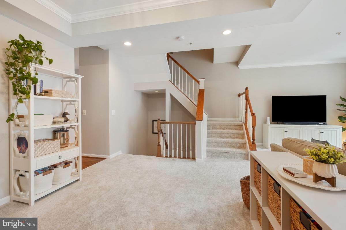 633 Andrew Hill Road photo 4