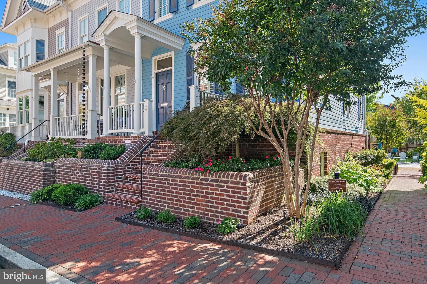 51 Richards Lane photo 3