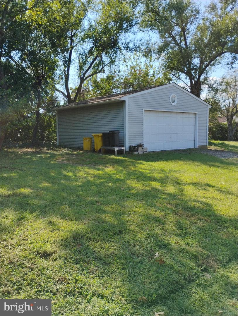 933 Andrews Road photo 21