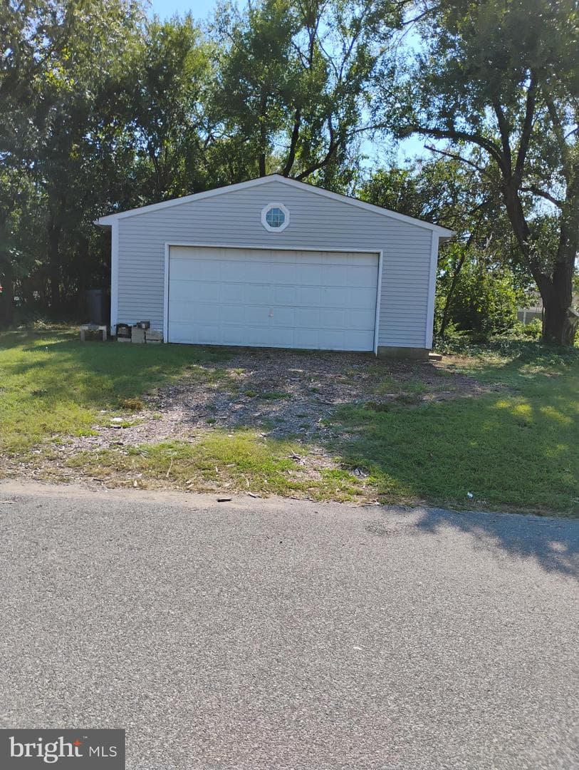 933 Andrews Road photo 22
