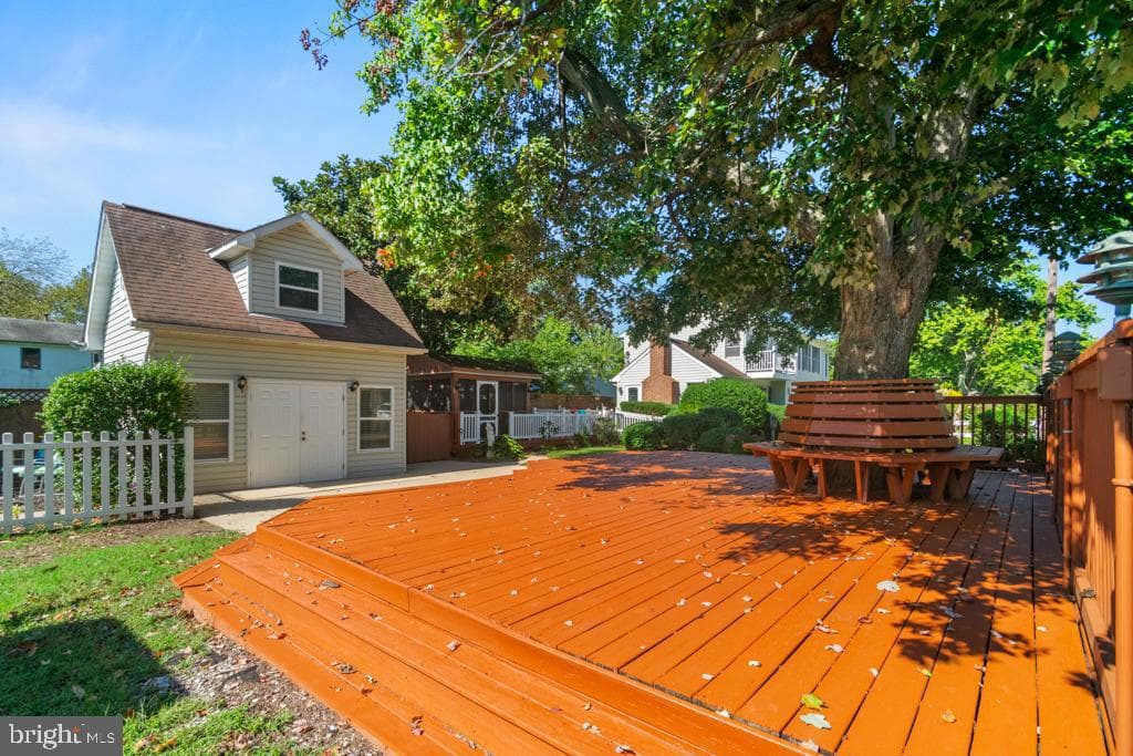 2053 Kurtz Avenue photo 8