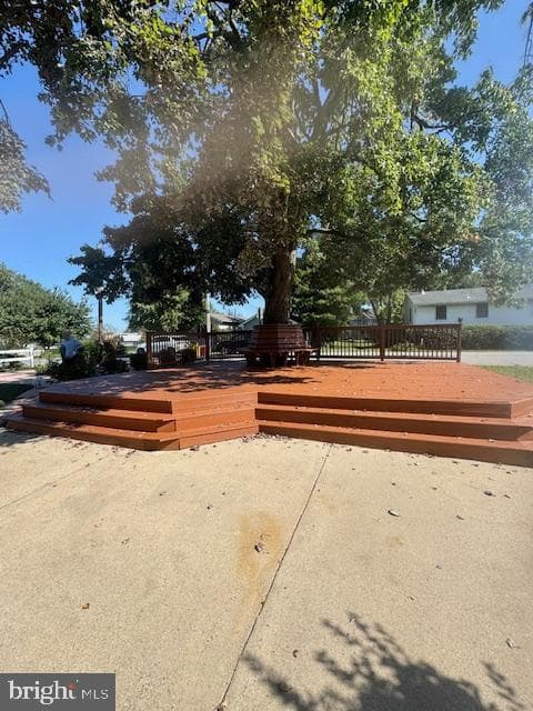 2053 Kurtz Avenue photo 9