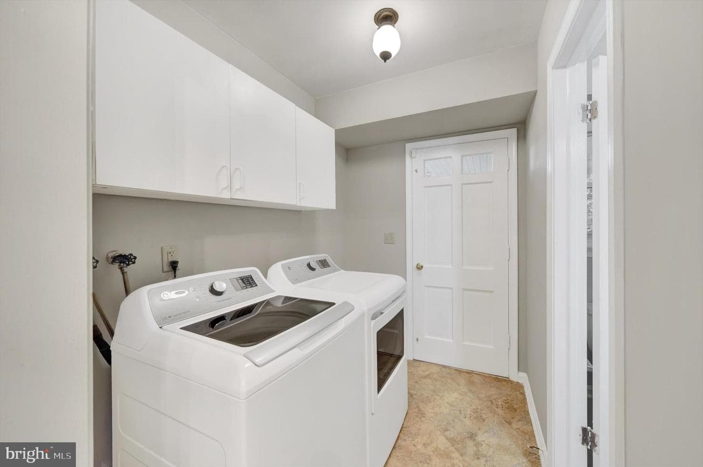 201 Oak Avenue photo 15