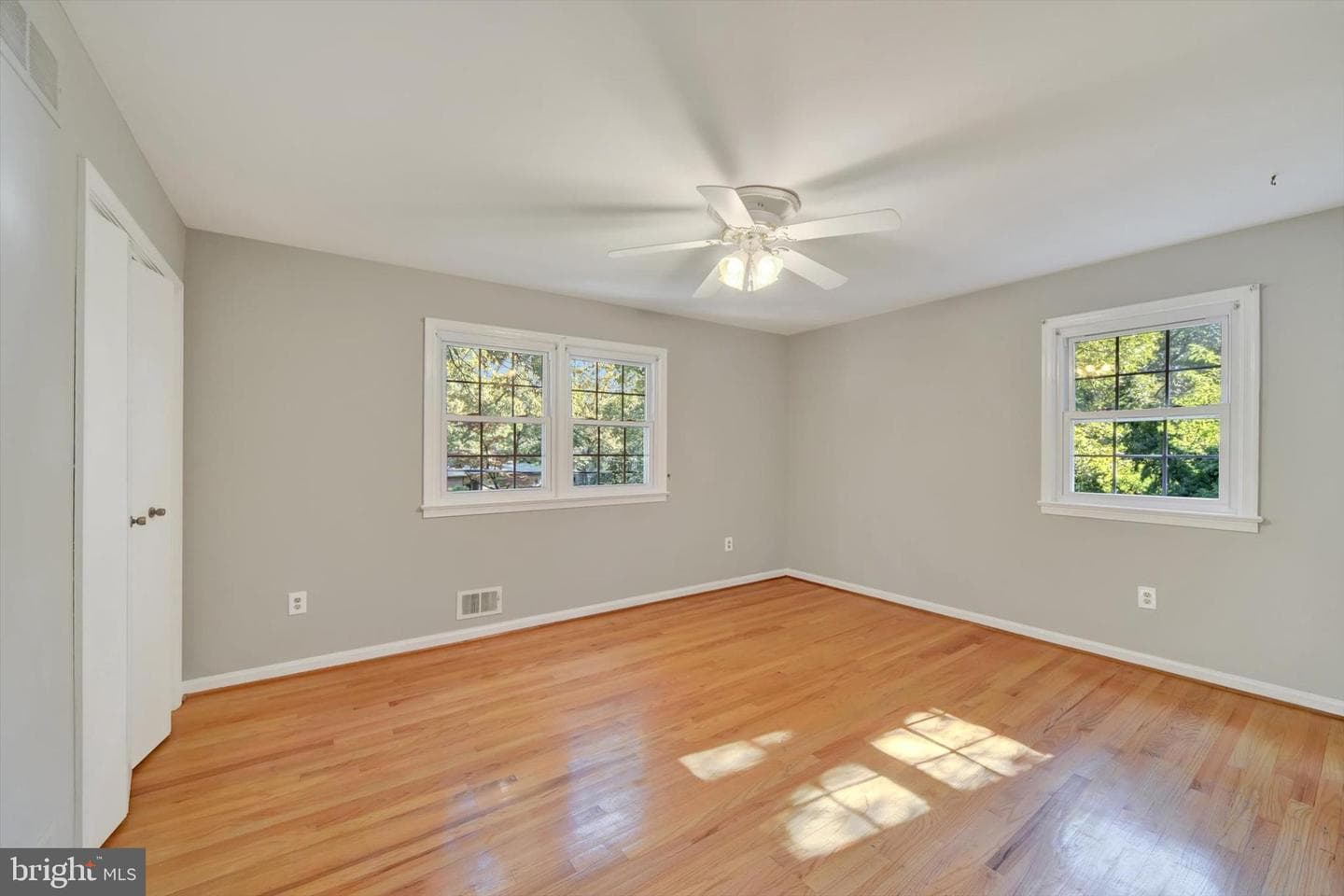 201 Oak Avenue photo 32