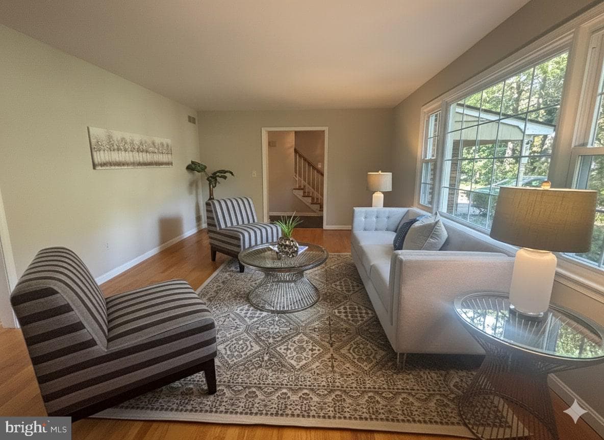 201 Oak Avenue photo 8