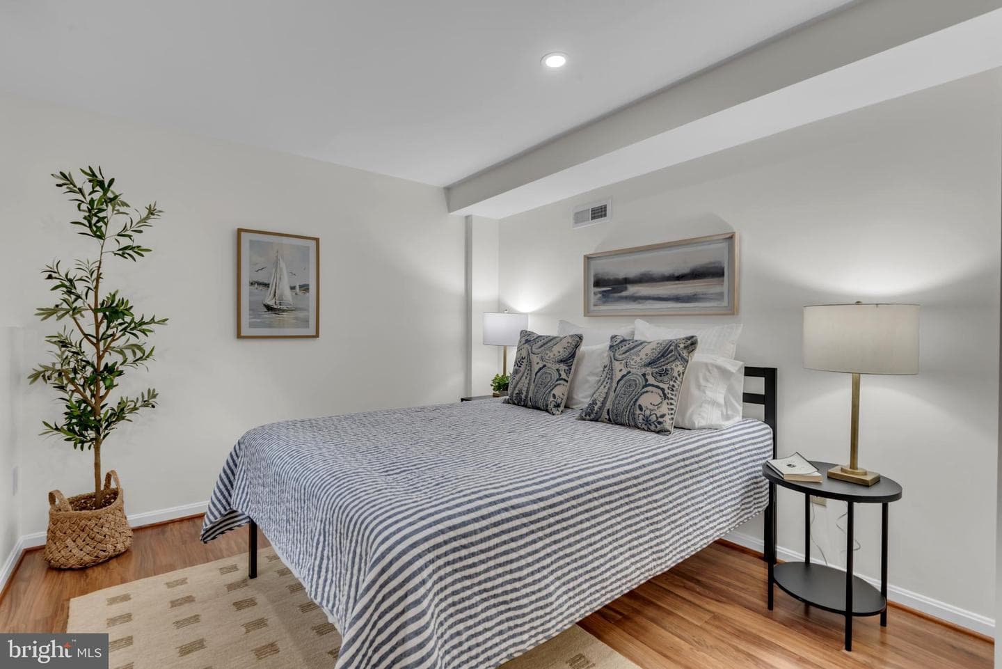 148 Cresston Road photo 28