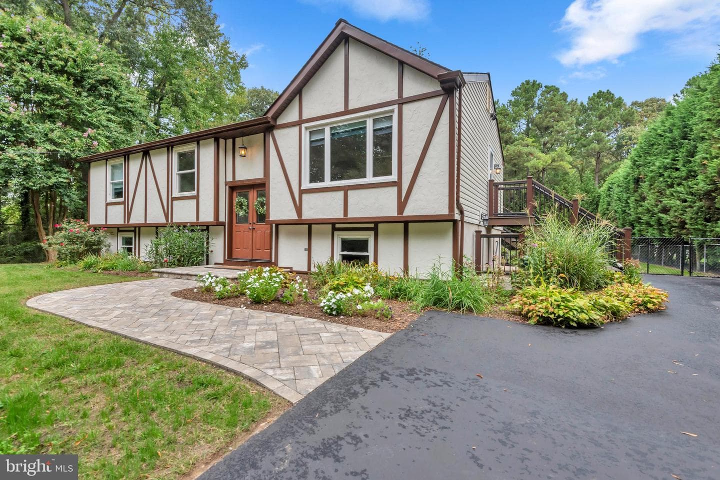 148 Cresston Road photo 40
