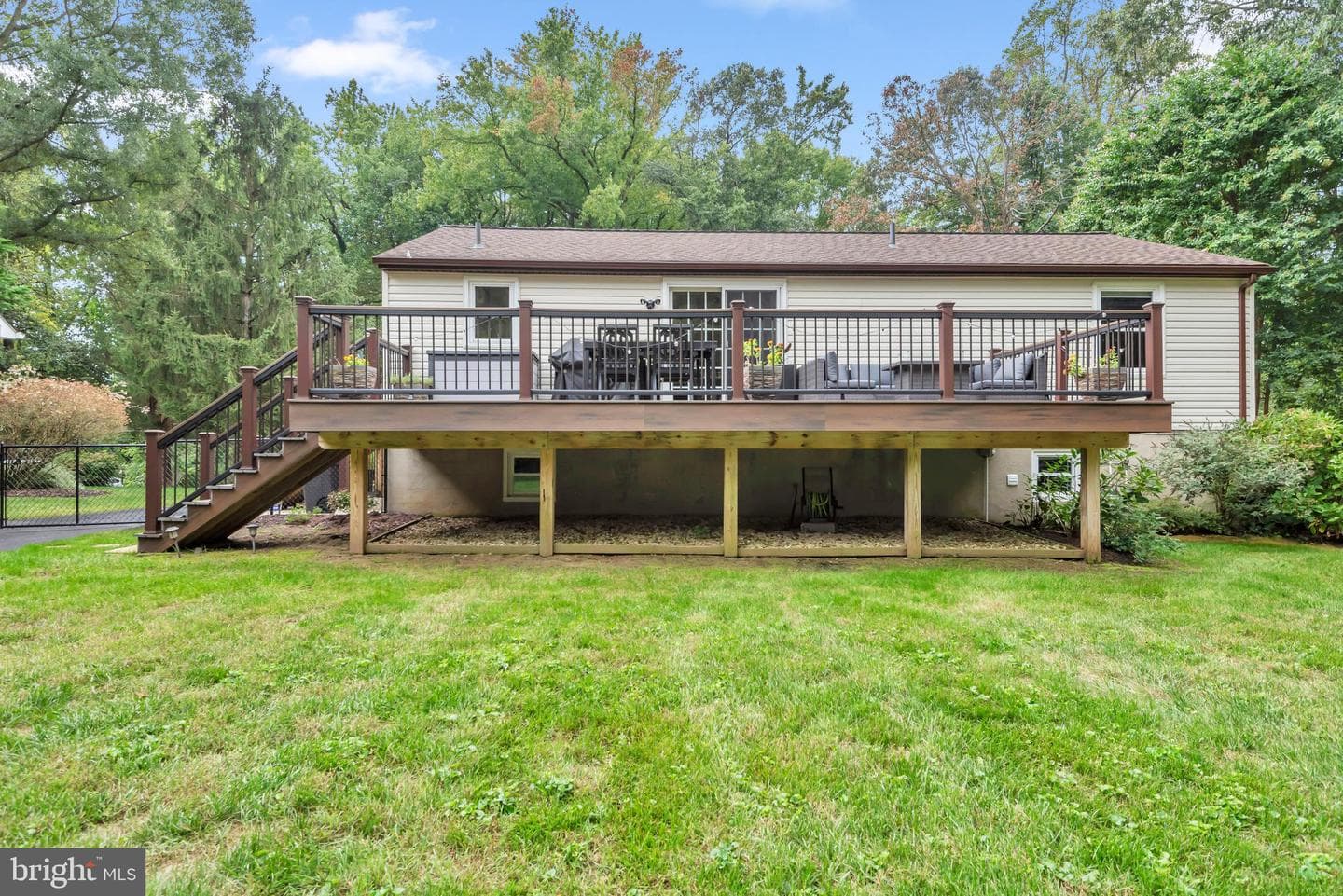 148 Cresston Road photo 49