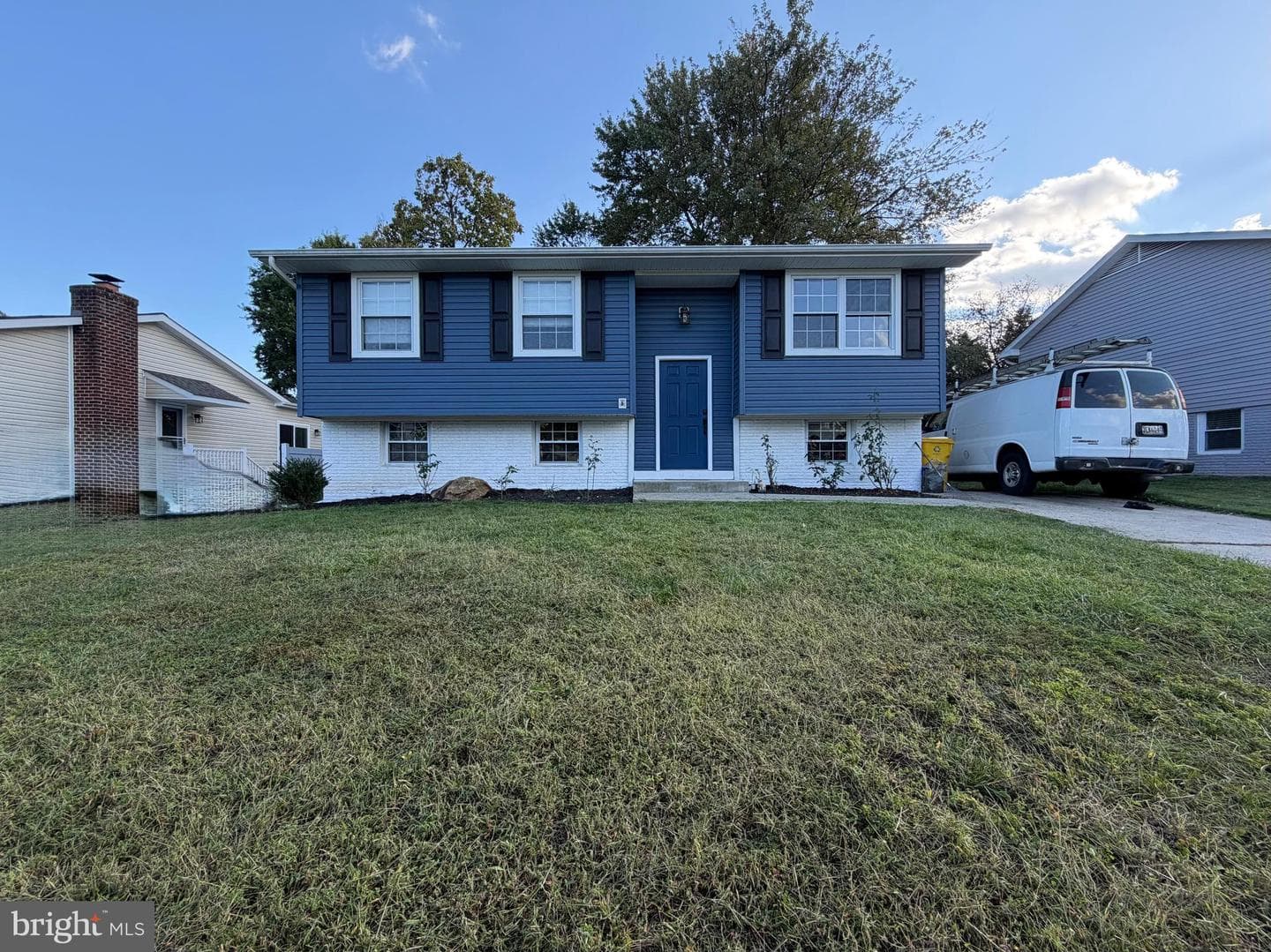 529 Chalet Drive W photo 1