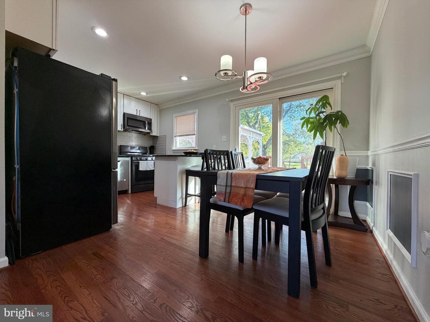 529 Chalet Drive W photo 20