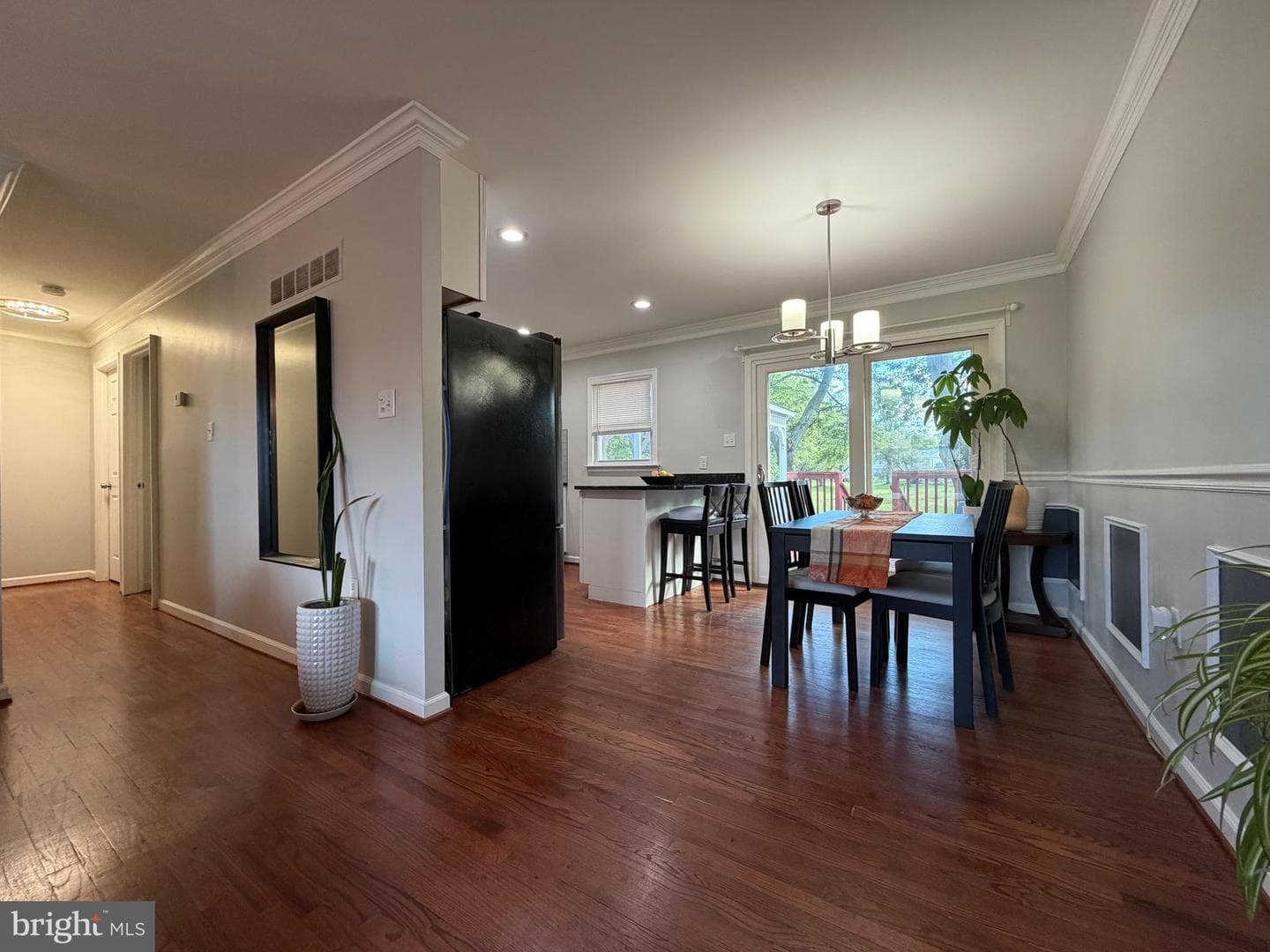 529 Chalet Drive W photo 22