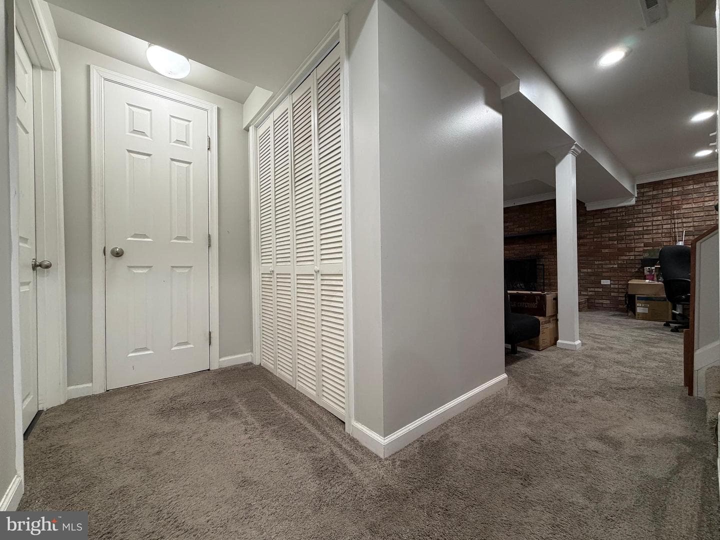 529 Chalet Drive W photo 31