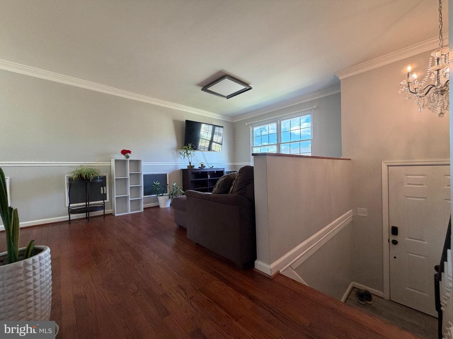 529 Chalet Drive W photo 9