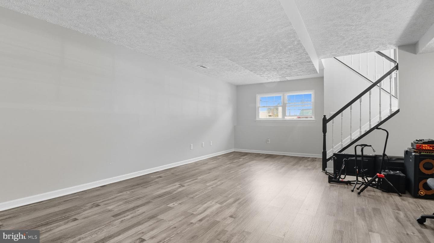 207 Lincoln Avenue photo 26