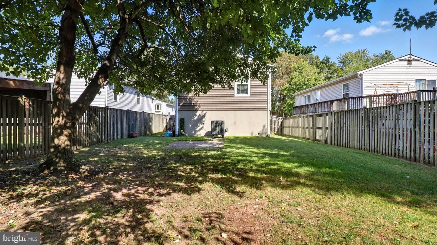 207 Lincoln Avenue photo 43