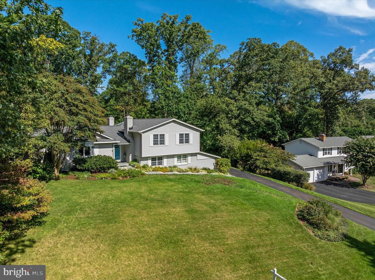 682 Carlisle Drive photo 4