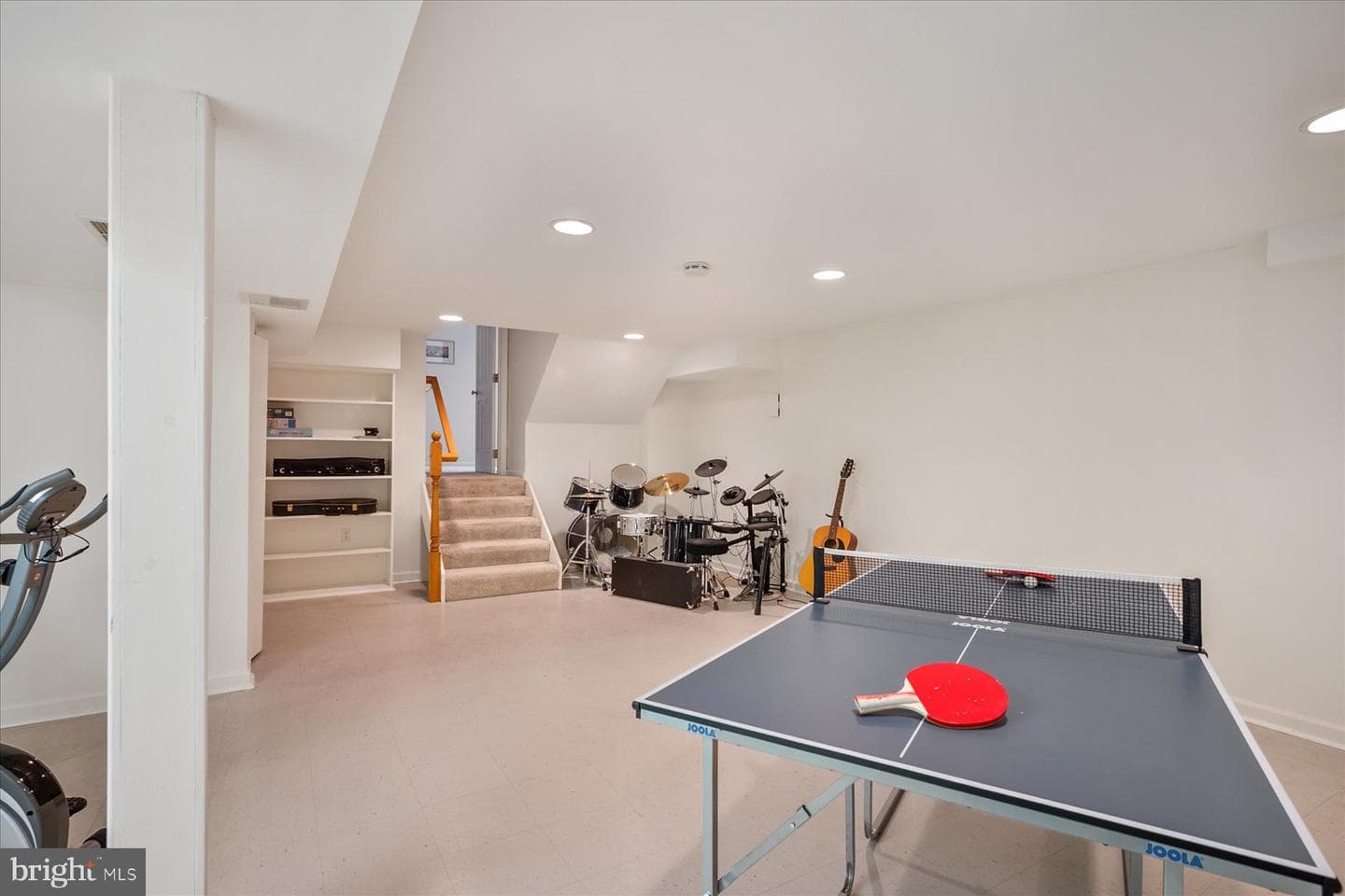 682 Carlisle Drive photo 43