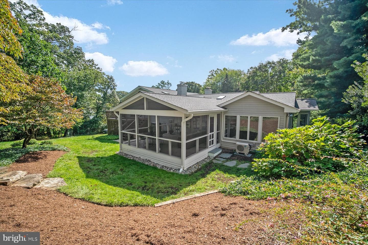 682 Carlisle Drive photo 49