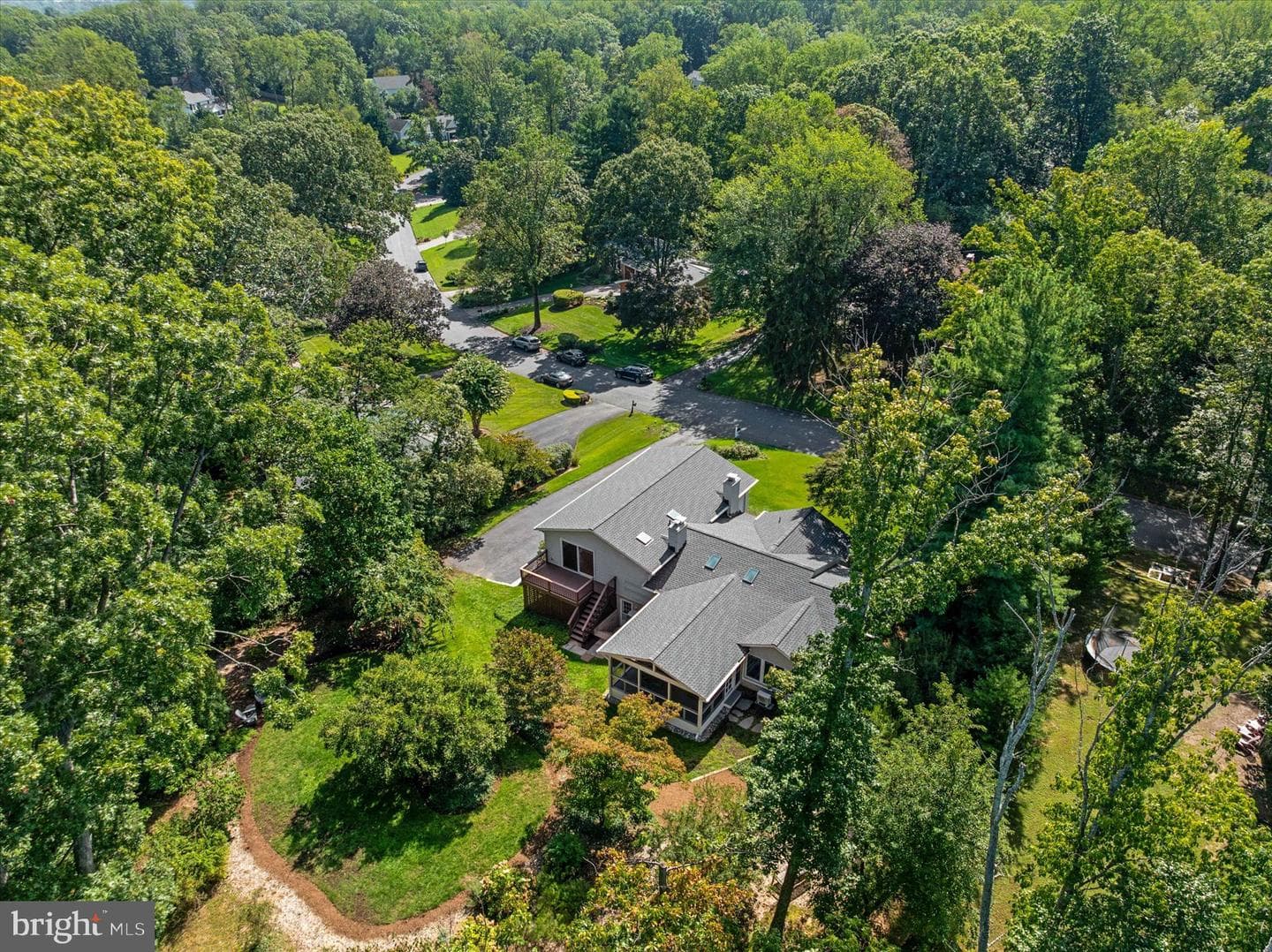 682 Carlisle Drive photo 53