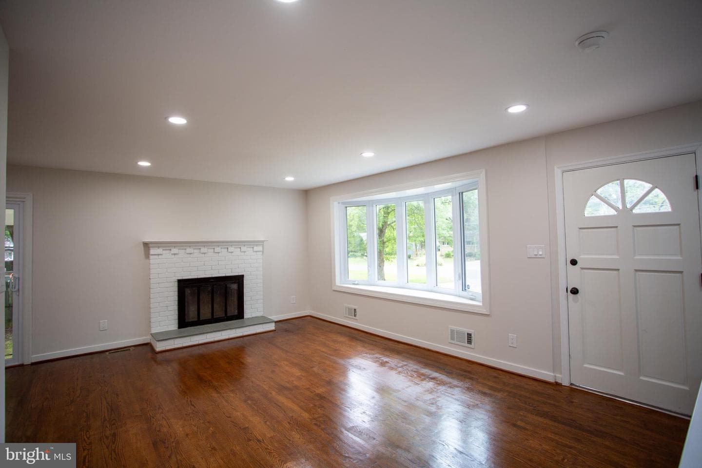 80 Beach Drive photo 11