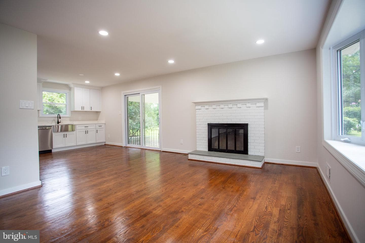 80 Beach Drive photo 12