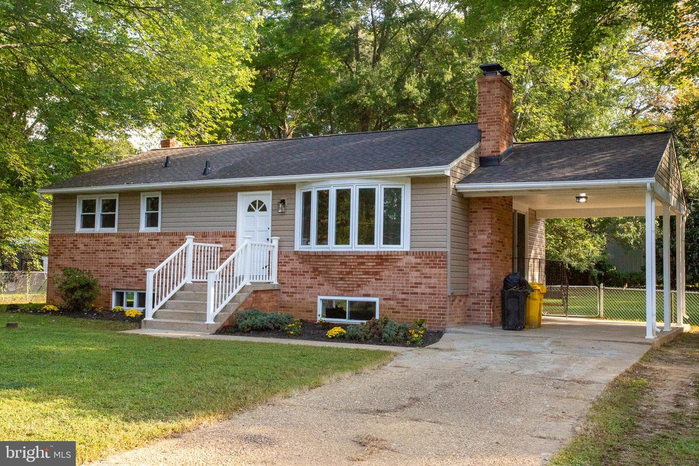 80 Beach Drive photo 2