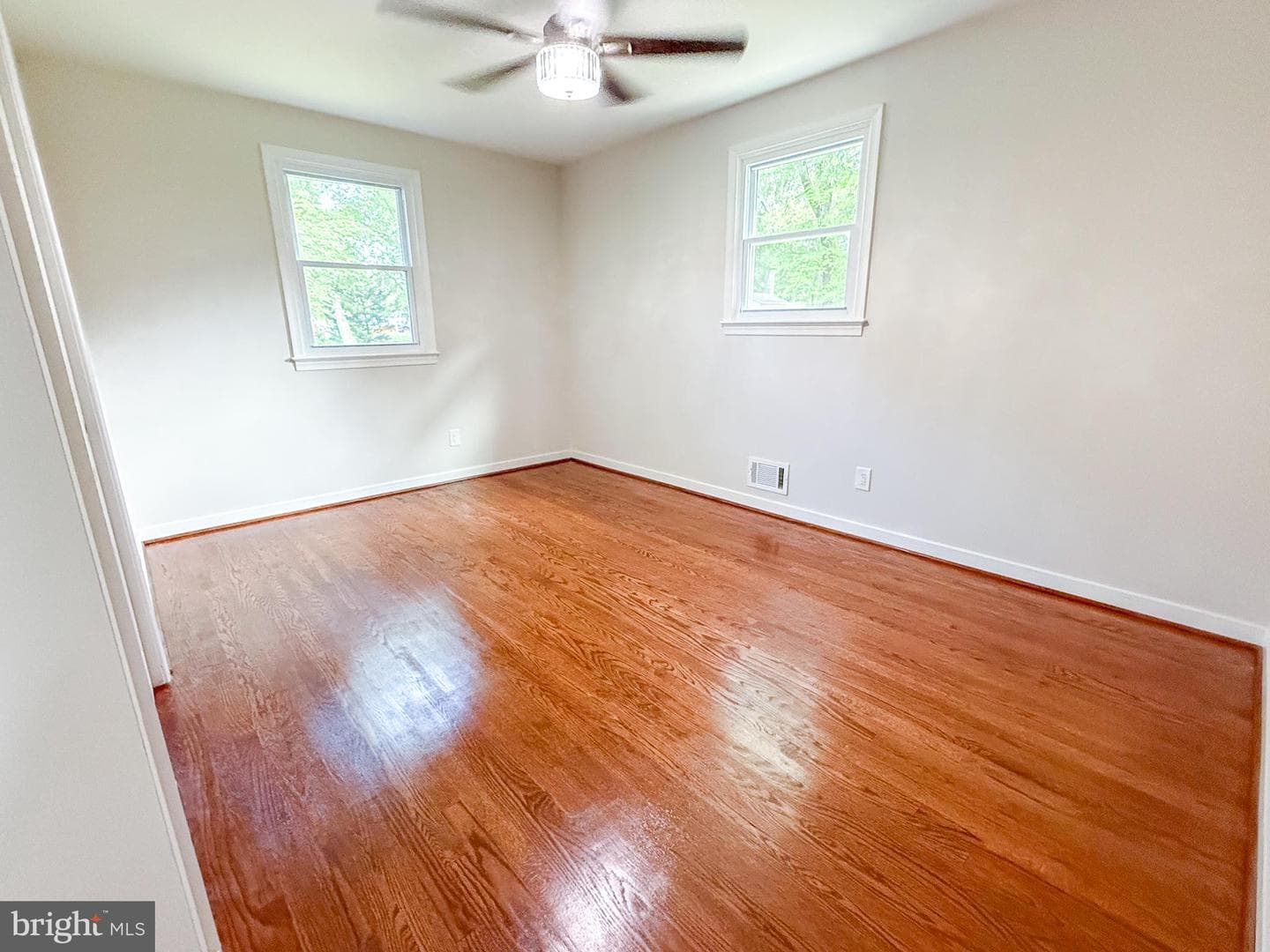 80 Beach Drive photo 27