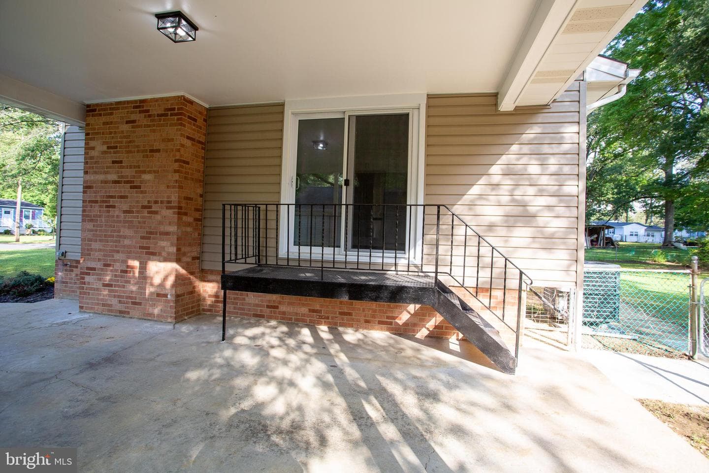 80 Beach Drive photo 3