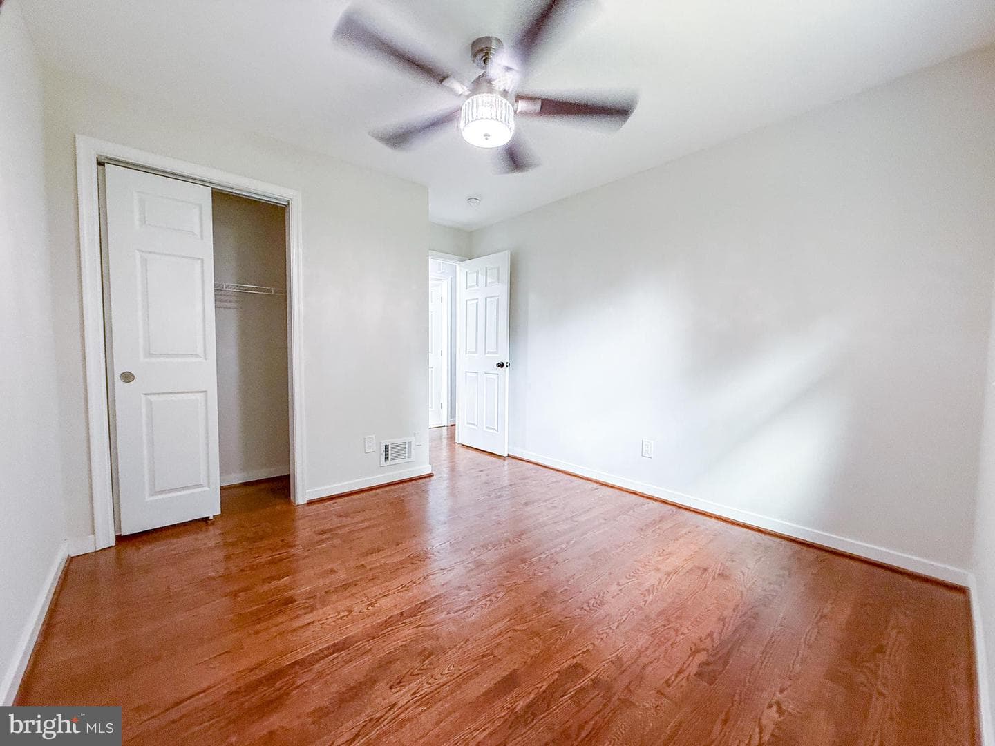 80 Beach Drive photo 30