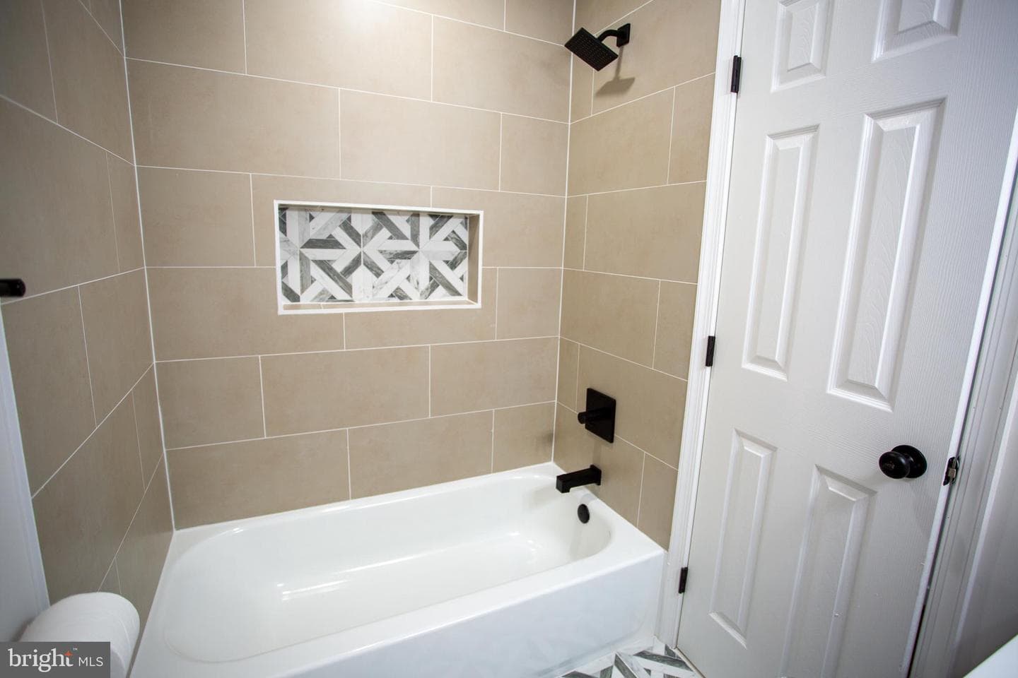 80 Beach Drive photo 41