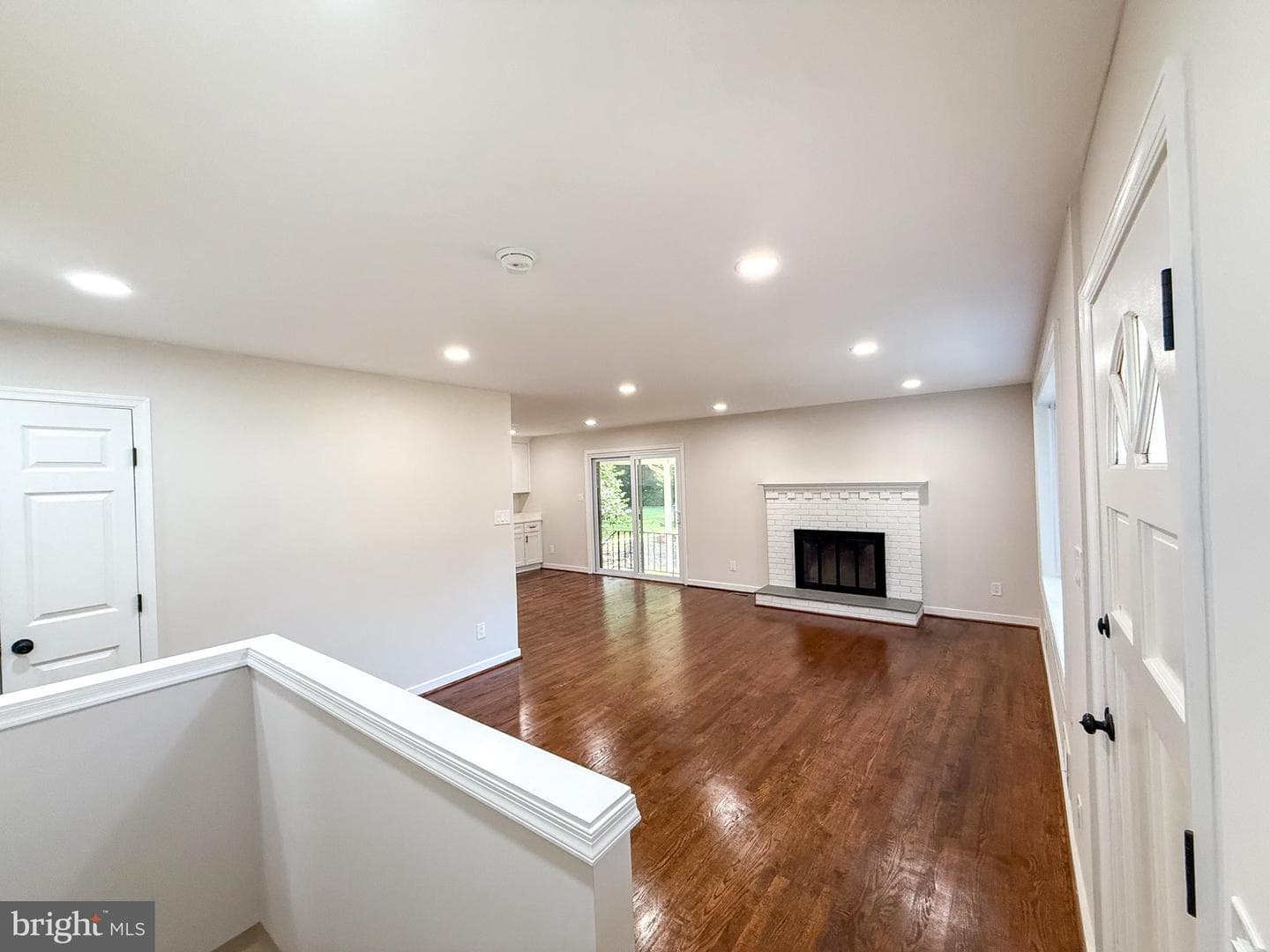 80 Beach Drive photo 42