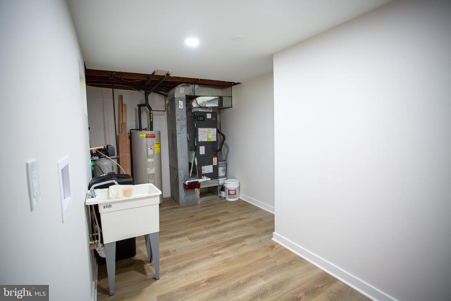 80 Beach Drive photo 52